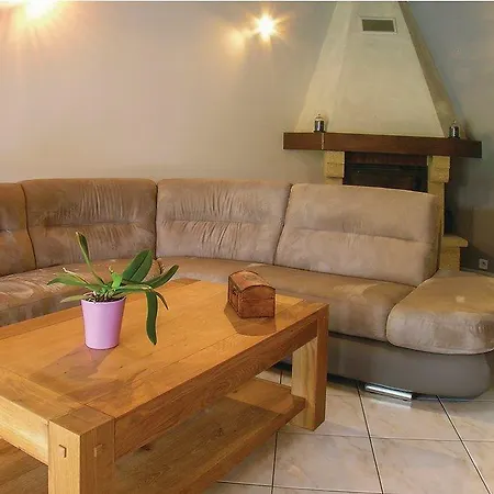 Five-bedroom Holiday In St Jean D'angely *